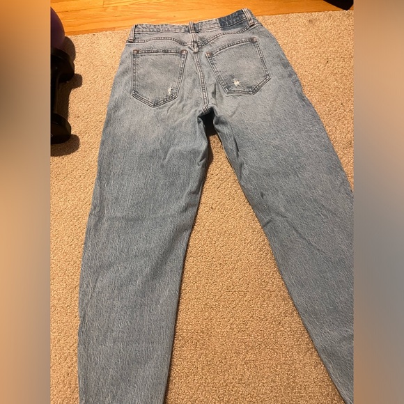 Abercrombie 80’s high rise mom jeans - Picture 3 of 5